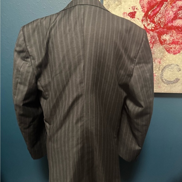 Ermenegildo Zegna Men's Black and Gray Pinstripe 3 Button Blazer - Picture 6 of 9